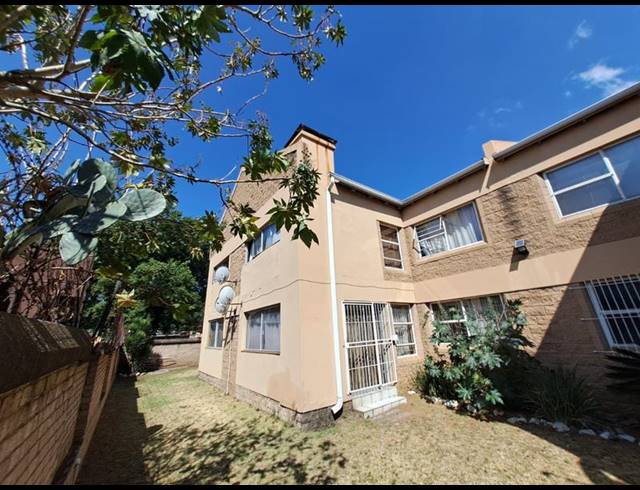 2 BEDROOM TOWNHOUSE FOR SALE IN DELVILLE